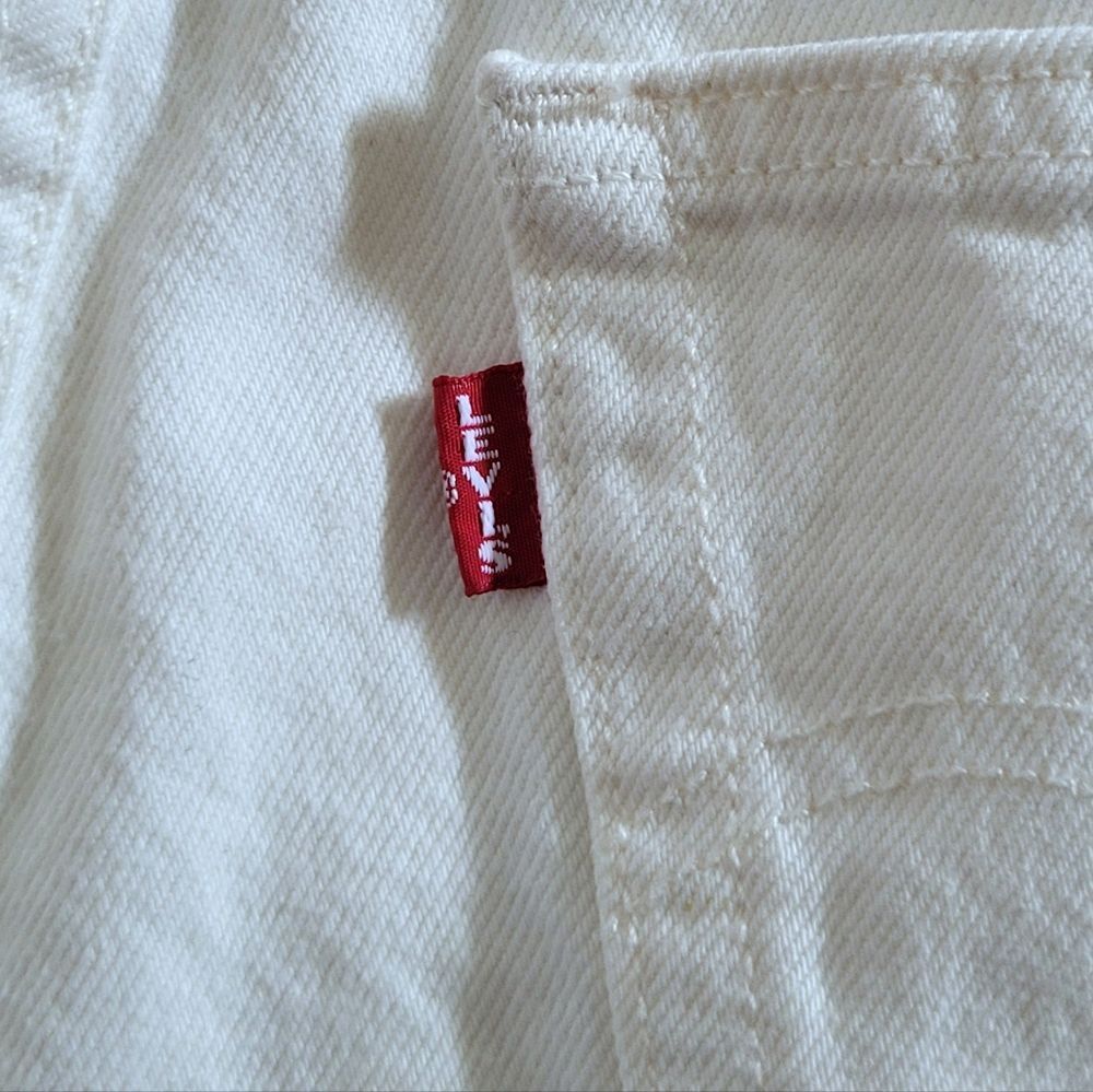 Levi's 501 '90s "Love"💚🩷 Shorts - NWT - Picture 4 of 16